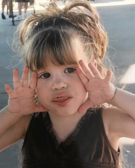 Mom Baby Pictures, Mackenzie Ziegler Dance, Dance Moms Mackenzie, Dance Moms Clips, Dance Moms Pictures, Dance Moms Funny, Kenzie Ziegler, Dance Instructor, Dancing Baby