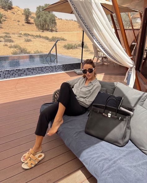 Kelly Bag Outfit, Summer Fits Aesthetic, Tamara Kalinic, Vuitton Outfit, Hermes Sandals, Hermes Birkin Bag, Cute Vacation Outfits, Outfit Essentials, Fits Aesthetic