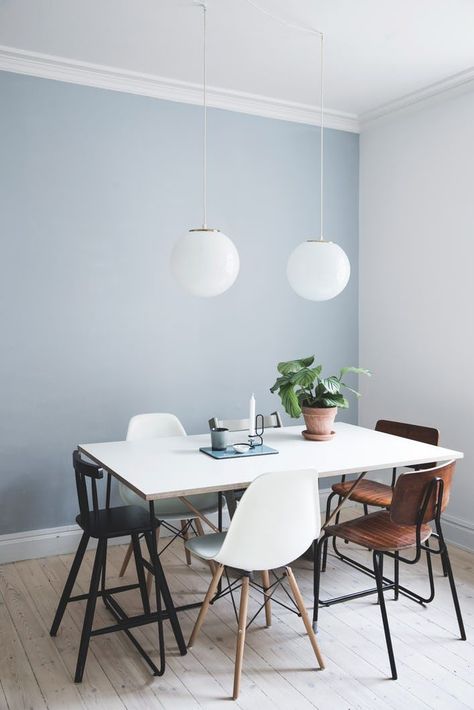 Light Blue Wallpaper Living Room, Light Blue Wall Dining Room, Light Blue Wall Kitchen, Pale Blue Walls Living Room, Pale Blue Dining Room, Light Blue Wall Living Room, Pale Blue Living Room Walls, Living Room Light Blue Walls, Light Blue Dining Room Walls