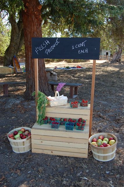 Or let the lil ones tend the sand for a party, maybe they cap put a tip jar out an give the tips to the birthday girl!! Farm Vbs, Farm Themed Party, Barnyard Birthday Party, Vegetable Stand, Produce Stand, Barnyard Party, Fruit Stand, Barnyard Birthday, Farm Birthday Party