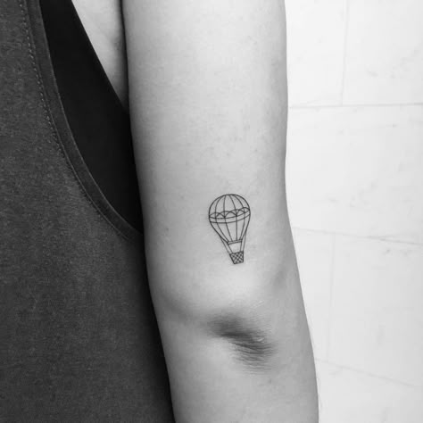 Tattoo Nick, Hot Air Balloon Tattoo, Air Balloon Tattoo, Air Tattoo, Balloon Tattoo, Nyc Tattoo, Inspiration Tattoos, Hot Tattoos, Little Tattoos