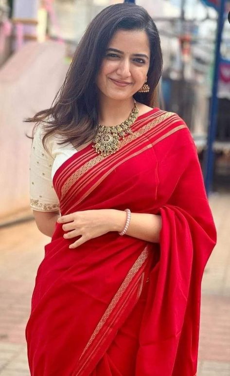 Ashika Ranganath, Stylish Saree, Embrace Yourself, Saree Ideas, Saree Wearing Styles, Short Curly Hairstyles, Monsoon Season, Simple Saree Designs, Cotton Saree Designs