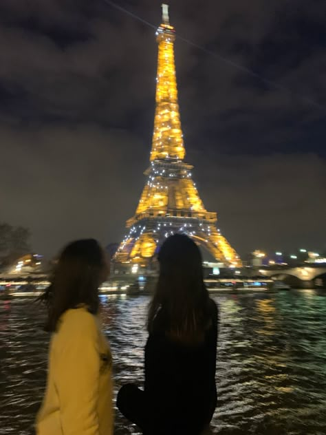 Life In Paris, With Best Friend, Paris Dream, Paris Vibes, Paris Pictures, Paris Aesthetic, Paris Trip, Living In Paris, School Trip