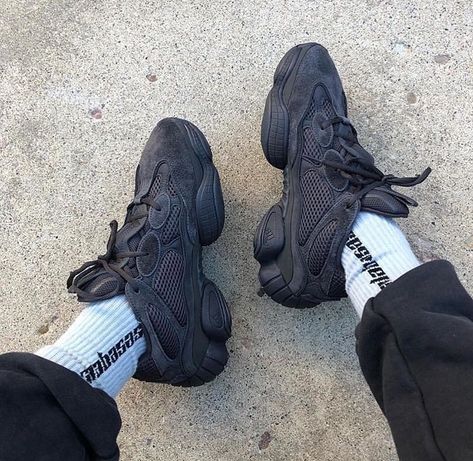 Yeezy 500 Outfit, Yeezy 500 Utility Black, Nike Air Jordan Shoes, Air Max Day, Yeezy 500, Street Style Outfits Men, Balenciaga Shoes, Balenciaga Triple S, Nike Air Max 270