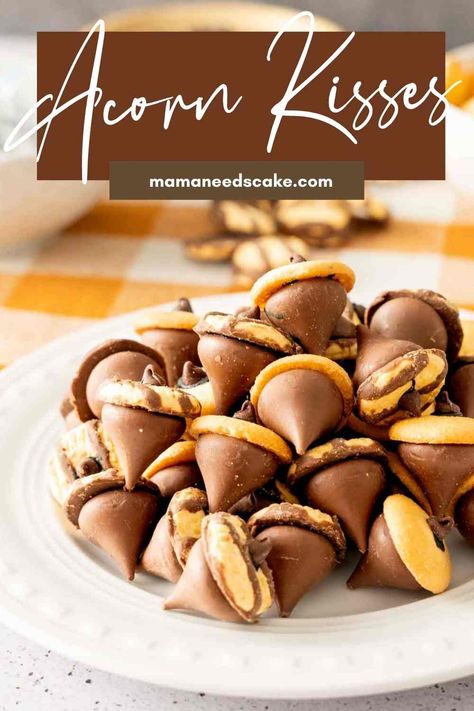 Acorn Kisses, Acorn Treats, Fall Treats Recipes, Fudge Stripe Cookies, Peanut Butter Crackers, Easy Halloween Cookies, Peppermint Brownies, Holiday Baking Recipes, Fall Activity