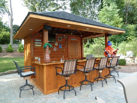 Love this poolside cabana! Backyard Bar Shed, Outdoor Bar Plans, Backyard Cabana, Bar En Plein Air, Pool Cabanas, Poolside Cabana, Diy Outdoor Bar, Bar Shed, Bar Exterior