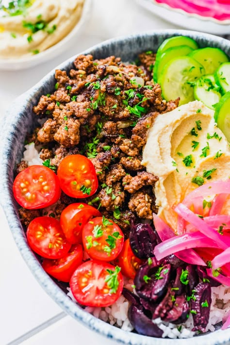 Ground Meat Bowl Recipes, Lebanese Bowl Recipes, Middle Eastern Bowl Recipes, Healthy Gyro Bowl, Mediterranean Beef Bowl, Middle Eastern Bowl, Beef Bowls Recipe, Ground Beef Greek Bowl, Greek Beef Bowl