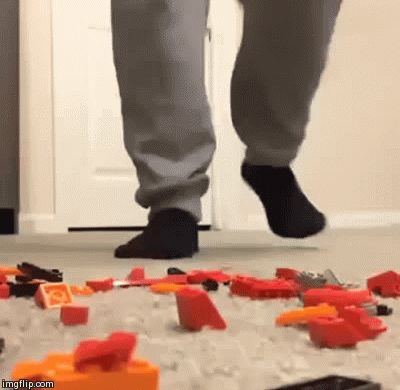 Stepping on a Lego. | 31 Things You Won't Miss When Your Kids Are Grown Morbider Humor, Step On A Lego, Erza Scarlet, Lego Architecture, Clean Humor, 웃긴 사진, Totally Me, Quotes God, Funny Relatable Quotes