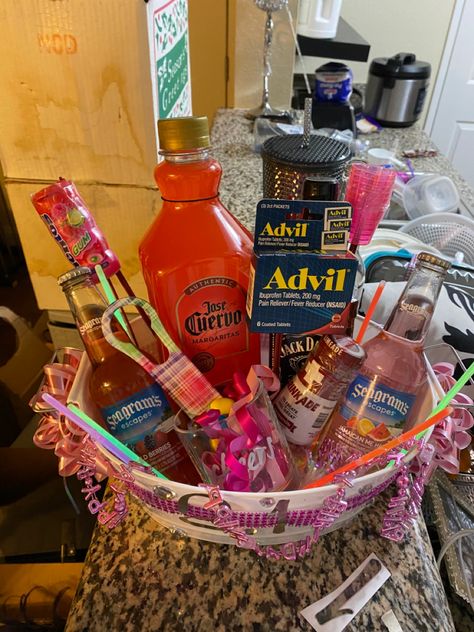 Some alcohol and hangover essentials 👌🏼😁 Hangover Basket, Hangover Essentials, 21st Birthday Basket, Hangover Food, Birthday Basket, Hangover Kit, Story Ideas, 21st Birthday, Birthday Ideas