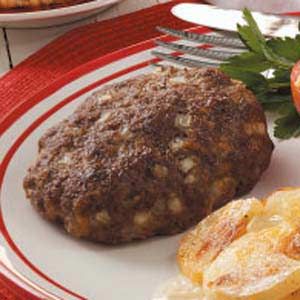 Easy Chopped Steak Recipe.  Simple ingredients.  I'm gonna make mushroom beef gravy to top it off.  YUM! Chopped Steak Recipes, Sirloin Steak Recipe, Hamburger Steak Recipes, Sirloin Steak Recipes, Steakhouse Recipes, Hamburger Steaks, Pasadena Texas, Chopped Steak, Pan Frying