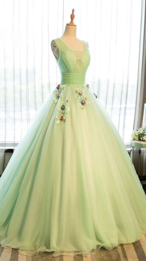 Light Green Ball Gown, Green Ball Dress, Green Prom Dress Long, Green Ball Gown, Neon Prom Dresses, Tulle Long Prom Dress, Princesa Tiana, Green Tulle, Tulle Ball Gown