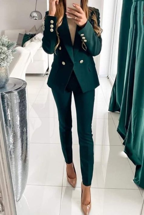 Nice Suits For Ladies, Stylish Blazers For Women Classy, Night Party Dresses, Stylish Office Wear, Business Dress Women, Fashionable Work Outfit, Business Outfits Women, Stylish Suit, Suit For Women