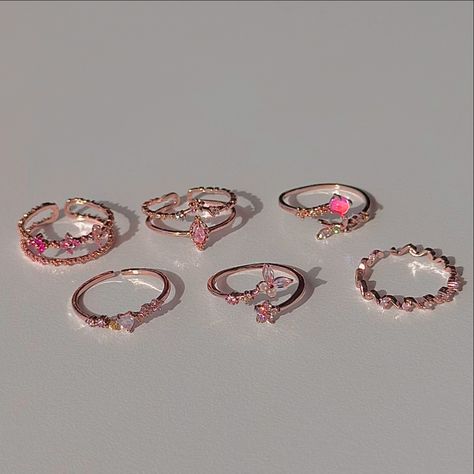 ☀️Summer Ring Set Giveaway! 🌸 Do you usually wear silver or rose gold jewelry? We‘re celebrating the sunny season with a special giveaway! Win a stunning set of our new rings in rose gold or silver, perfect for your summer look ❤️ To enter: 1. Follow us: @abbott_atelier 2. Comment below and tell us if you prefer silver or rose gold jewelry. 3. Like this post. 4. Tag your friends for more entries (optional). We’ll choose one lucky winner from each team rose gold and team silver, who will re... Rose Gold Jewelry Aesthetic, Summer Rings, Rose Gold Jewelry, Summer Looks, Ring Sets, Sunnies, Or Rose, Gold Jewelry, Rose Gold