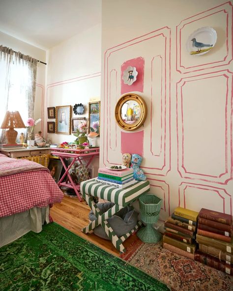 Twee Bedrooms, Books In Bedroom, Striped Walls Bedroom, Pink And Green Bedroom, Hot Pink Paint, Green Girls Rooms, Preppy Decor, Pink Bedroom For Girls, Colorful Cottage