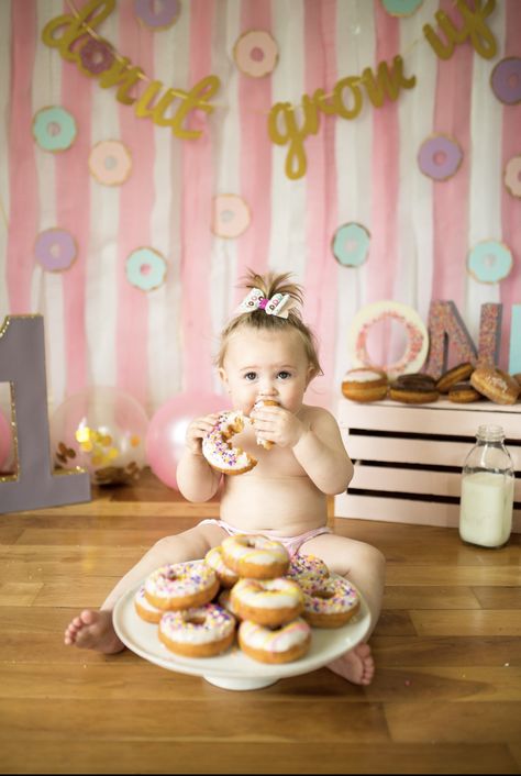 Doughnut First Birthday, First Birthday Donut Photo Shoot, Sweet One First Birthday Pictures, Half A Dozen Donuts Birthday, Donut Half Birthday Pictures, Donut First Birthday Photoshoot, Donut Smash Cake Girl, Donut One Year Old Party, Donut Grow Up Photoshoot