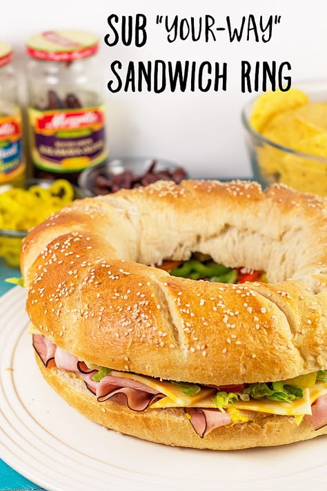 Sandwich Rings French Bread, Sandwich Rings, Sandwich Presentation, Sandwich Ring, Flourless Banana Pancakes, Blueberry Dump Cake Recipes, Bundt Recipes, Sub Sandwich, Blueberry Dump Cakes