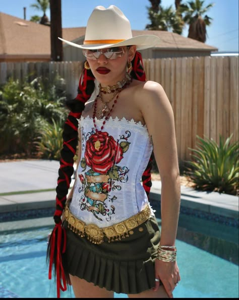 Chicana Aesthetic, Chicana Style, Mexican Fashion, Mexican Outfit, Rodeo Outfits, Coachella Outfit, Latina Fashion, Cowgirl Outfits, Cowboy Hat