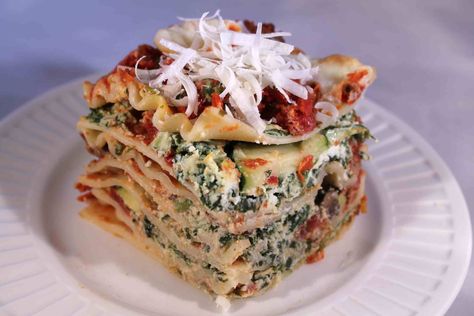 Meat And Veggie Lasagna Recipe, Lasagna With Zucchini, Lasagna Recipe Without Ricotta, Zucchini And Mushrooms, Veggie Lasagna Recipe, Beef Lasagna Recipe, Lasagna Recipe With Ricotta, Beef Lasagna, Healthy Snacks To Make