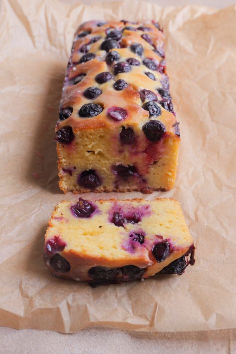 Yogurt Loaf Cake, Simple Weeknight Meals, Loaf Cake Recipes, Summer Cake, Yoghurt Cake, Blueberry Lemon Cake, Light Cakes, Easy Blueberry, Summer Cakes