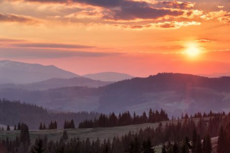 Sunset in April in the Carpathian mountains, Ukraine Sunrise Landscape Photography, Sunrise On Mountains, Landscape Photography Horizontal, Sunsets In The Mountains, Mountain With Sunrise, Nature Evening, Mountain Landscape Photography Horizontal, Sunset View Mountain, Mountains Background