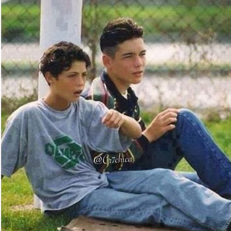 Cristiano Ronaldo with his friend Arthur Old Ronaldo, Ronaldo With Son, Ronaldo In Childhood, Cristiano Ronaldo Son, Rare Photos Of Cristiano Ronaldo, Ronaldo Son, Cristiano Ronaldo Kids, Ronaldo With Teammates, Christian’s Ronaldo