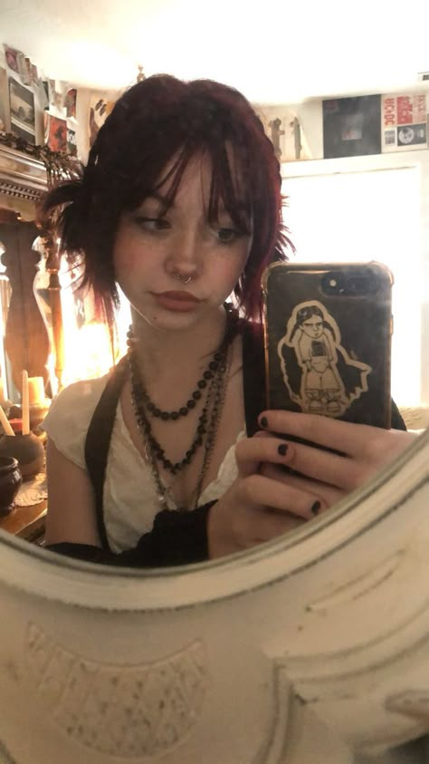 Fairy Space Buns, Weak Hair Hairstyles, Edgy Hairstyles Grunge, Vampy Hairstyles, Bob Hairstyles Curly Hair, Rockstar Hairstyles, Grunge Hairstyle, Bob Hairstyles Curly, Hairstyles With Fringe