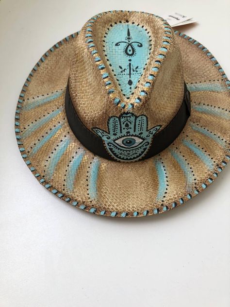 Custom Cowboy Hats, Hat Bands, Painted Hats, Festival Diy, Hat Ideas, Hat Design, Painted Clothes, Stylish Hats, Handmade Hat