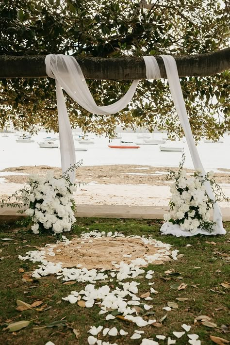 Picnic Ceremony Wedding, Park Ceremony Wedding, Outdoor Park Wedding Ceremony, Wedding At Park, Wedding In The Park, Small Park Wedding Ceremony, Outdoor Elopement Ceremony, Simple Park Wedding, Small Park Wedding