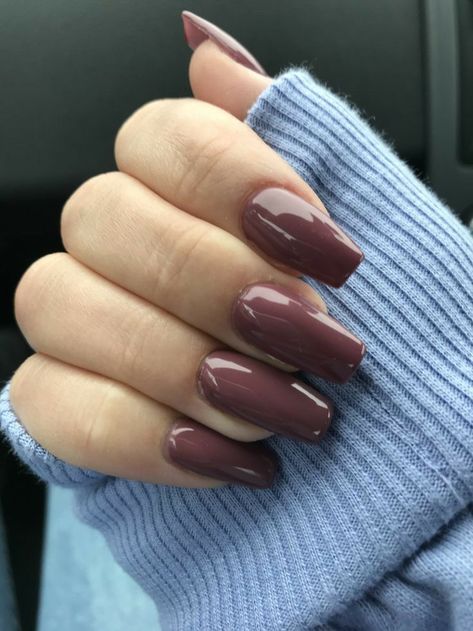 Squoval Acrylic Nails, Mauve Nail Polish, Ongles Gel Violet, Rounded Acrylic Nails, Mauve Nails, Solid Color Nails, Dipped Nails, Fancy Nails, Chic Nails