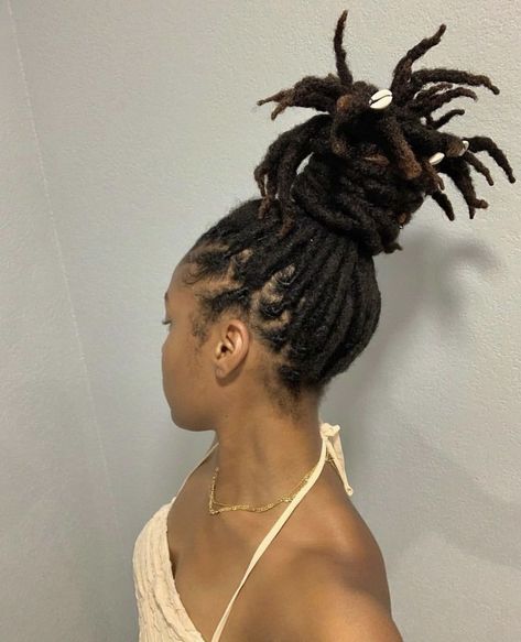 Chunky Locs, 50 Locs, Short Hair Twist Styles, Thick Locs, Twist Cornrows, Hair Facts, Beautiful Locs, Natural Hair Short Cuts, Beautiful Dreadlocks