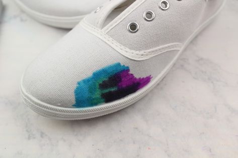 DIY Sharpie Galaxy Shoes - Frugal Mom Eh! Sharpie Sneakers Diy, Tie Dye Converse Diy, Fabric Marker Shoes Diy, Galaxy Custom Shoes, Diy Galaxy Shoes, Sharpie Shoes, Galaxy Shoes, Kids Tote Bag, Diy Galaxy