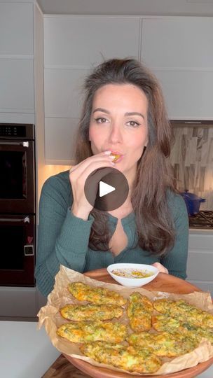 1.6M views · 18K reactions | Broccoli Cheddar Dunkers🥦https://hungryhappens.net/broccoli-cheddar-dunkers-low-carb/ | hungry happens | hungry happens · Original audio Low Sugar Low Carb Recipes, Broccoli Chips, Mediterranean Recipes Healthy, Hungry Happens, Healthy Eating Meal Plan, Winter Veggies, Keto Appetizers, Vegan Keto Recipes, No Cook Appetizers