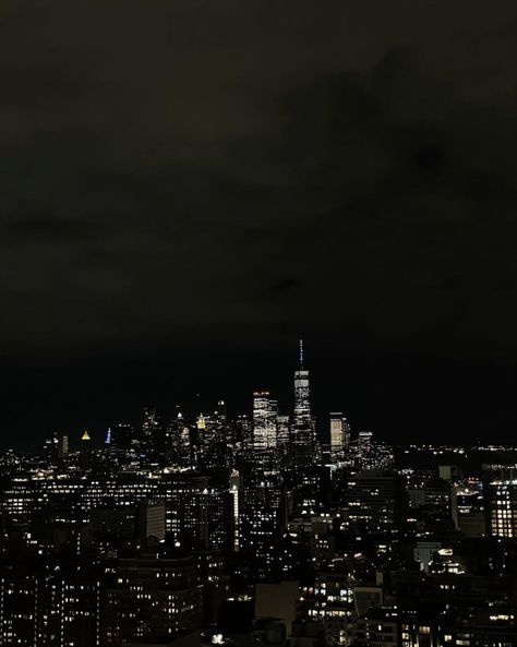 Dark Atheistic, Widget City Night, Nightime Aesthetic City Wallpaper, Cities At Night Wallpaper, Dark City Aesthetic Desktop Wallpaper, City Night Aesthetic Widgets, Dark Feeds, City Icon, City Lifestyle