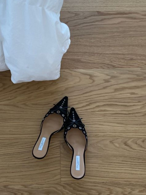 Fall Fashion Nyc, Tony Bianco Heels, Summer Shoes Trends, Heels Aesthetic, Nyc Style, Pointy Toe Heels, Heels Outfits, Vintage Heels, Tony Bianco