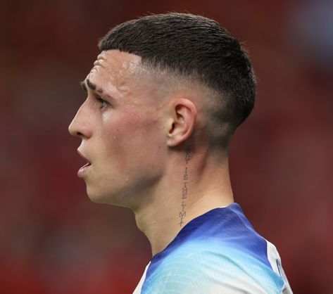 Foden Hair Styles, Foden Haircut, Phil Foden Haircut, Haircut Idea, Man Bun Hairstyles, Mens Haircuts Short Hair, Phil Foden, Man Bun, Mens Haircuts Short