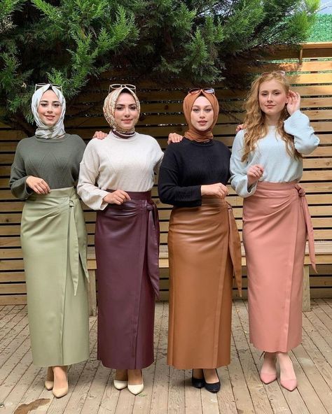 Hijab Leather Fashion Wear Combination Wet Look Dress, Muslimah Fashion Casual, Long Leather Skirt, Muslim Brides, Iranian Beauty, Hijabi Outfit, Niqab Fashion, Fancy Wedding Dresses, Red Wedding Dresses