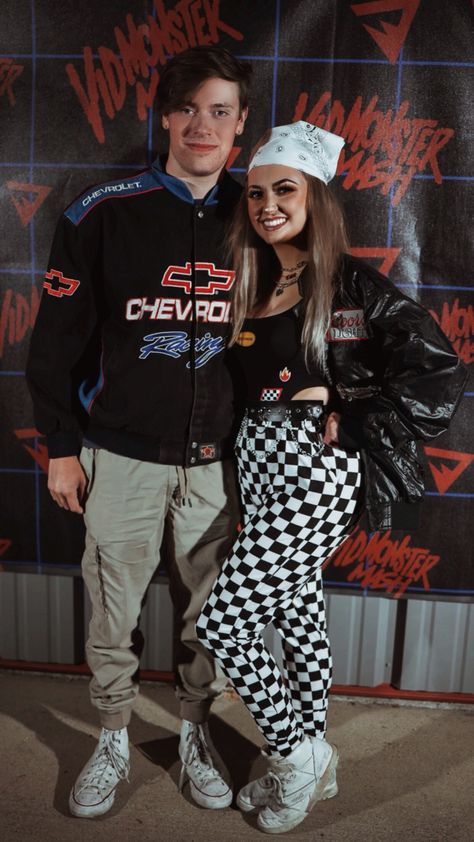 Bandana leather jacket grunge makeup checkered pants Moto jeans Couple Halloween Costume, Costume Couple, Costumes Ideas, Couple Halloween, Couple Halloween Costumes, Couples Costumes, Girl Costumes, Halloween Ideas, Jaguar