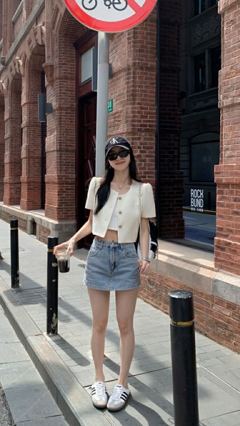 Taiwan Trip Outfit, Summer Chinese Outfits, Korean Ootd Casual, Hongkong Outfit Ideas, Ulzzang Summer Outfits, Korea Summer Outfit, Taiwan Street Fashion, Hongkong Ootd, Korea Summer Fashion