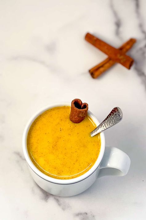 This tasty Golden Latte is a rich, creamy, and spicy treat. You'll feel wrapped in a warm blanket, sipping this comforting, healing latte. It's also oil-free, gluten-free, and vegan. Daniel Fast Food List, Daniel Fast Meal Plan, Vegan Bites, Golden Latte, The Daniel Fast, Fresh Turmeric Root, Golden Milk Latte, Daniel Fast Recipes, Healthy Recipes Clean