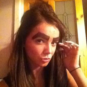 This woman, who unleashed these large and in charge brows. | 43 People Whose Eyebrows Are So Bad They’re Actually Works Of Art Eyebrow Fails, No Way Girl, Funny Eyebrows, Big Eyebrows, Bad Eyebrows, Plastic Surgery Fail, Eyebrow Trends, Bushy Eyebrows, Makeup Fails