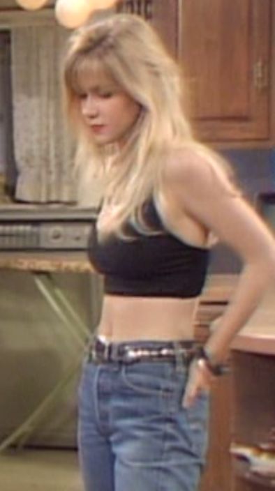 90’s Punk, Kelly Bundy, 80s Crop Top, 80s Hair Metal, Punk Woman, Bad Fashion, Christina Applegate, 80s And 90s Fashion, Bridget Jones