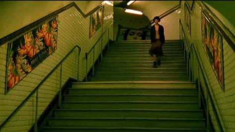 Amelie aesthetic French movie scene 2001 retro Wong Kar Wai, Fallen Angels, Film Inspiration, Foto Art, Cinematic Photography, Film Aesthetic, Film Stills, Fallen Angel, Green Aesthetic