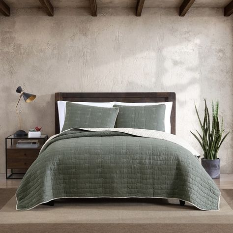 Eddie Bauer Troutdale Cotton Reversible Green Quilt Set - On Sale - Bed Bath & Beyond - 30650479 Rustic Quilts, Cabin Retreat, Easy Pillows, King Quilt Sets, Cotton Quilt Set, Green Quilt, Classic Bedroom, Bedding Stores, Twin Quilt