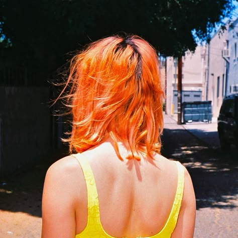 ♡ @YoU gRoW gIrL ♡ Orange Hair Aesthetic, Lydia Bennet, Bright Orange Hair, Red Orange Hair, Clementine Orange, Good Dye Young, Box Dye, Manic Pixie Dream, Hair Color Orange