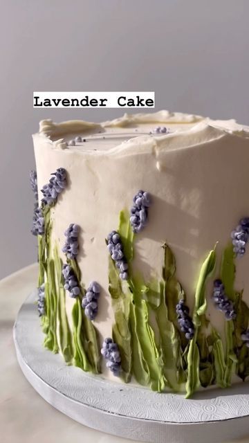 Alex LaRosa on Instagram: "Lavender Fields 💜 ✨happy first day of spring 🎂 Earl Grey cake with lavender buttercream Cake adapted from @preppykitchen Sprinkles @riverroadsprinkleco Buttercream adapted from @cake_historian Tea @rishitea Tips @wiltoncakes Supplies @nycakes . . . #letthemeatcake #cakedesigner #cakelover #bakersofinstagram #bakedinbrooklyn #buttercream #caketutorial #alexlarosabakery #lavender #earlgrey #earlgreycake #lavenderbuttercream #lavenderfields #purplecake" Lavender Theme Cake, Lavender Earl Gray Cake, Lavender Decorated Cake, Lavender Earl Grey Cake, Lavender Birthday Cake Simple, Aesthetic Birthday Cake Lavender, Earl Grey Lavender Cake, Lavender Birthday Cake, White Cake With Lavender Flowers