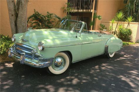 All of my dad’s friends would be so jealous if they saw me driving this car with the top down. #chevrolet #classiccarsworld #convertible #1950s #chevy #vintage #classic Shifting Claims, Chevy Convertible, Me Driving, Cuban Cars, Green Convertible, Vintage Convertible, Vintage Chevy Trucks, Vintage Cars 1950s, Custom Chevy Trucks