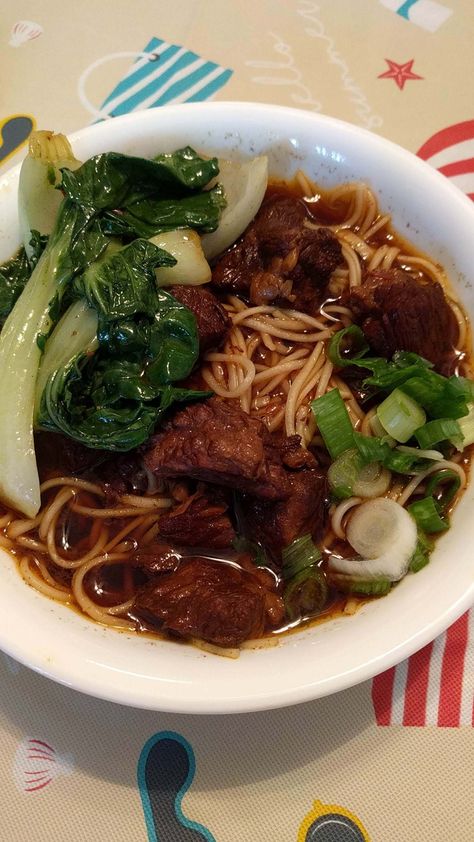 [Homemade] Taiwanese Beef Noodle Soup Soup Store, Wheat Noodles, Leftovers Soup, Beef Noodle Soup, Eat Beef, Spicy Beef, White Bean Soup, Homemade Beef, Beef And Noodles