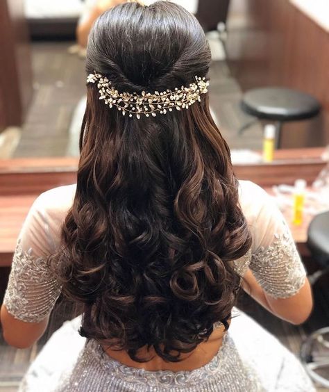 Reception Hairstyles, Hair Style On Saree, Open Hair, Engagement Hairstyles, Bridal Hairdo, Traditional Hairstyle, Bridal Hair Buns, Hairdo Wedding, Indian Wedding Hairstyles