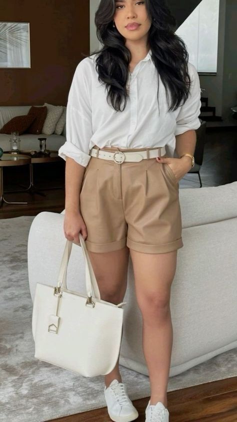 Business Shorts Outfit, Mba Student, Casual Chic Outfits, City Outfits, Elegante Casual, Casual Chic Outfit, Looks Chic, Summer Fashion Outfits, Elegant Outfit