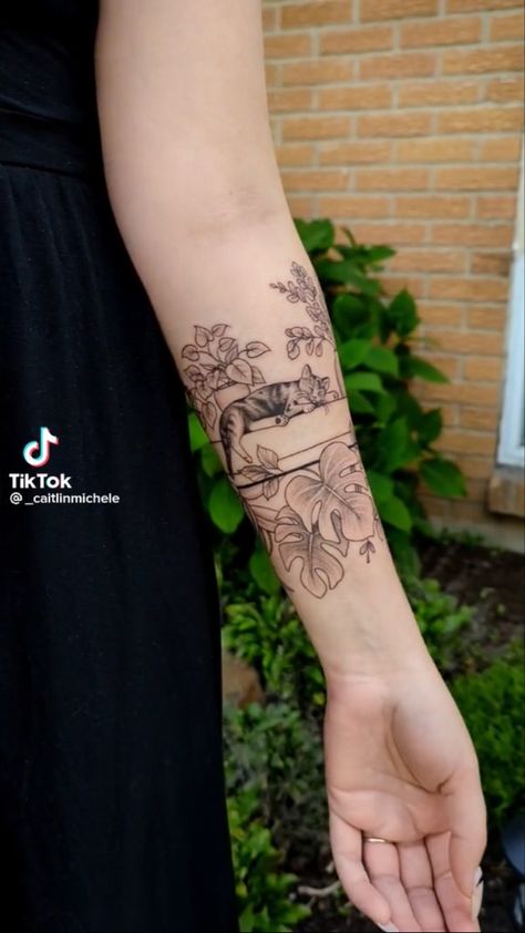 Plant Sleeve Tattoo, Greenery Tattoo, Plant Sleeve, Girl Thigh Tattoos, Arm Sleeve Tattoos For Women, Quarter Sleeve Tattoos, Tattoo Apprenticeship, Boho Tattoos, Planet Tattoos